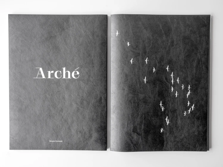 KacperKowalski_Arche-Photobook_01.jpg