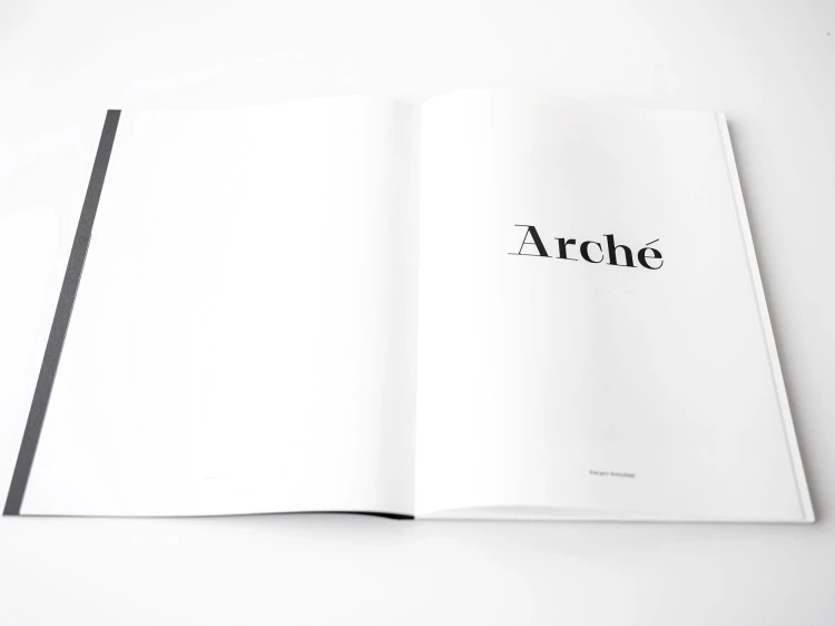 KacperKowalski_Arche-Photobook_12.jpg